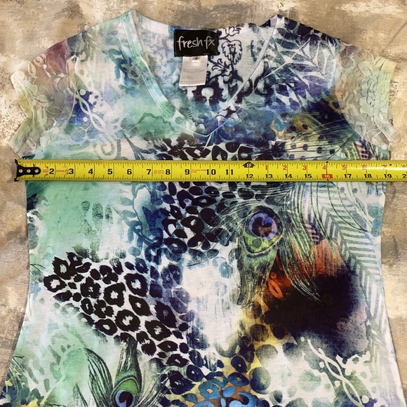 Fresh FX Women’s SZ S Short SleeveV-Neck Peacock Feather Print T-Shirt - Picture 7 of 13